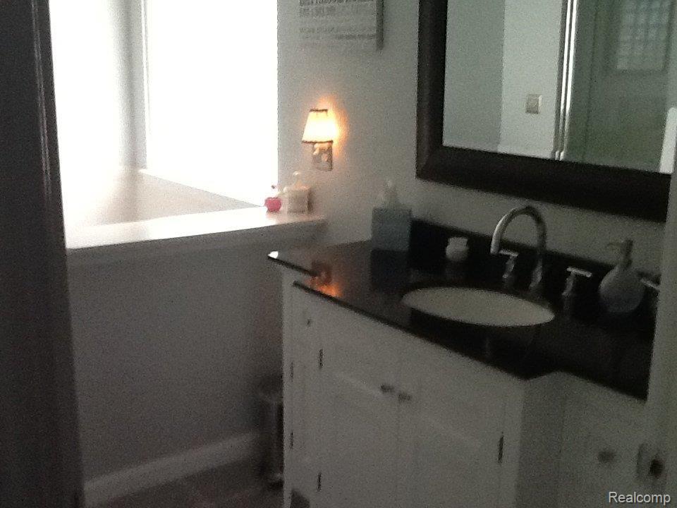 52045 Boland Road New Baltimore, MI 48047 - Photo 9 of 31 262.JPG