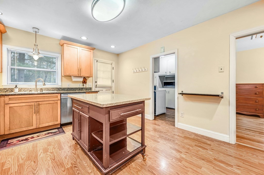 246 Thompson Road Webster, MA 01570 - Photo 15 of 31 Gallery Image 15