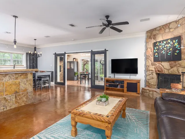 $2,395 | 1900 Red Rock Drive, Round Rock, TX 78665