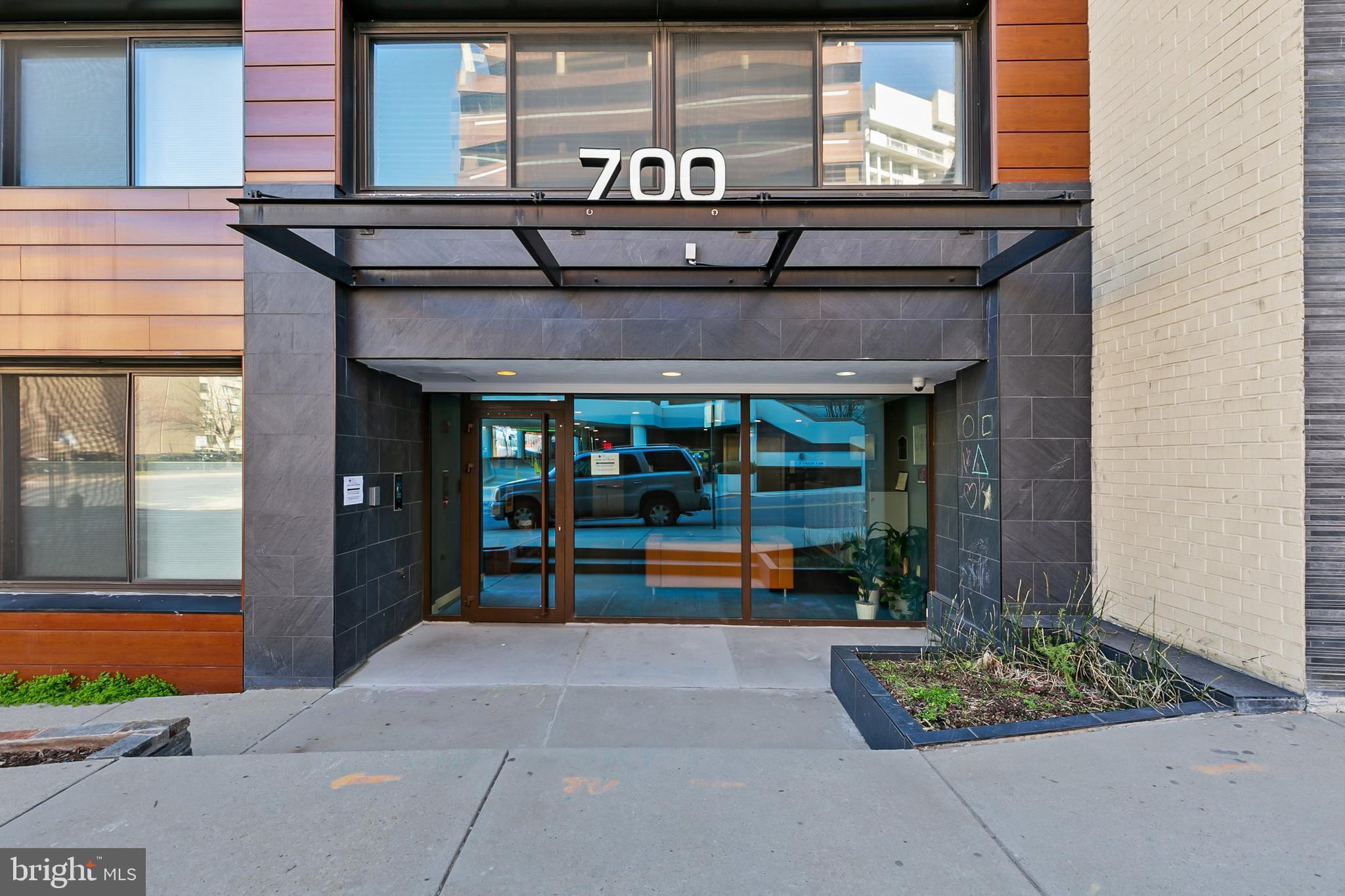 700 Roeder Road, Unit 603 Silver Spring, MD 20910 - Photo 13 of 21 a view of counter top