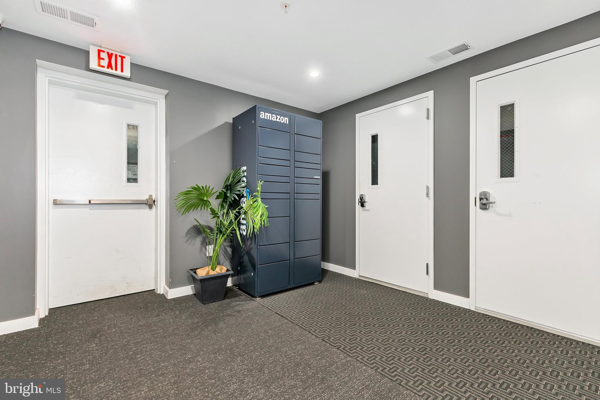 700 Roeder Road, Unit 603 Silver Spring, MD 20910 - Photo 16 of 21 a view of livingroom with hallway
