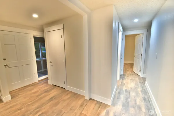 $3,950 | 17708 Northeast 160th Place, Woodinville, WA 98072