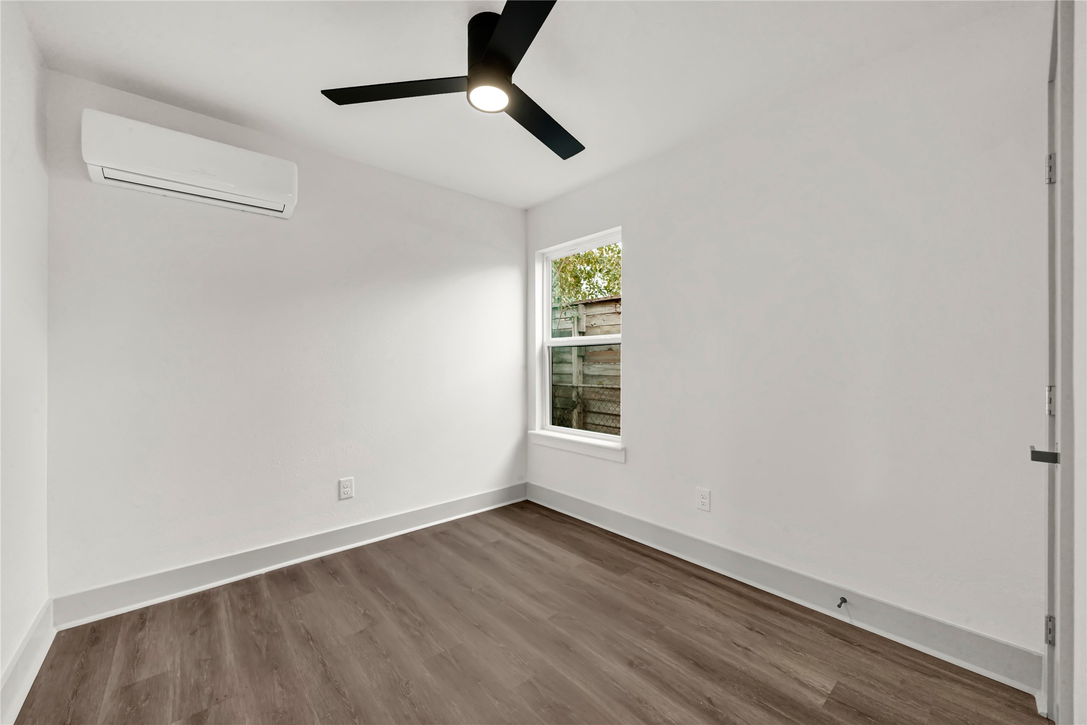 4331 Herridge Street Houston, TX 77022 - Photo 23 of 32