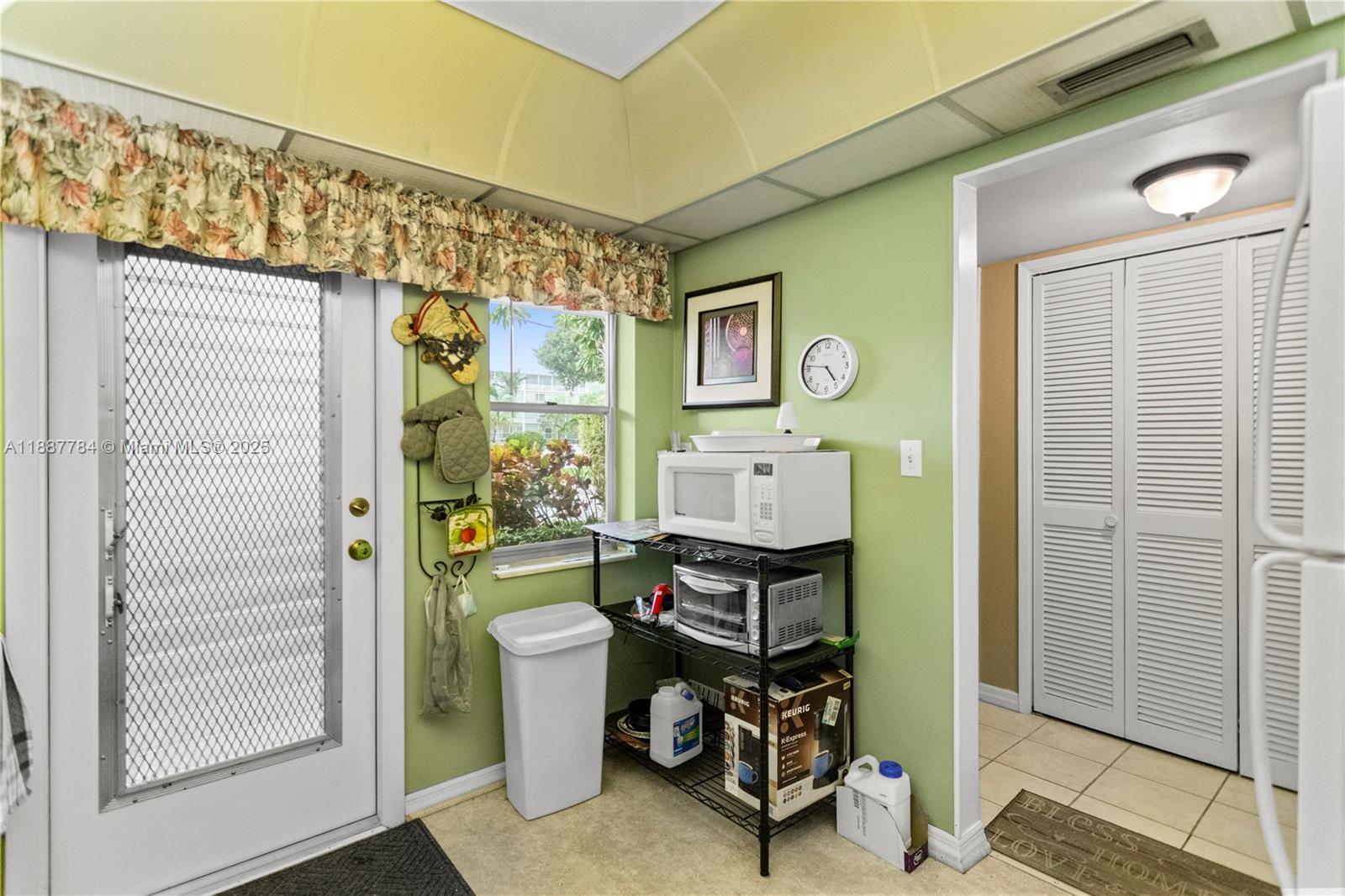 4800 Hillcrest Lane, Unit 101 Hollywood, FL 33021 - Photo 9 of 35 a room with storage and utility