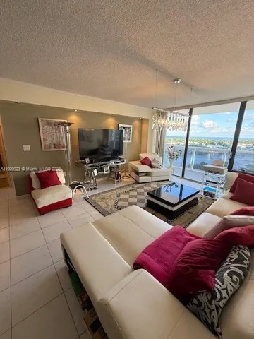 $425,000 | 20505 East Country Club Drive, Unit 1036, Aventura, FL 33180