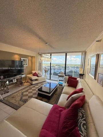 $425,000 | 20505 East Country Club Drive, Unit 1036, Aventura, FL 33180