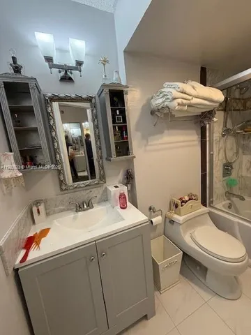 $425,000 | 20505 East Country Club Drive, Unit 1036, Aventura, FL 33180