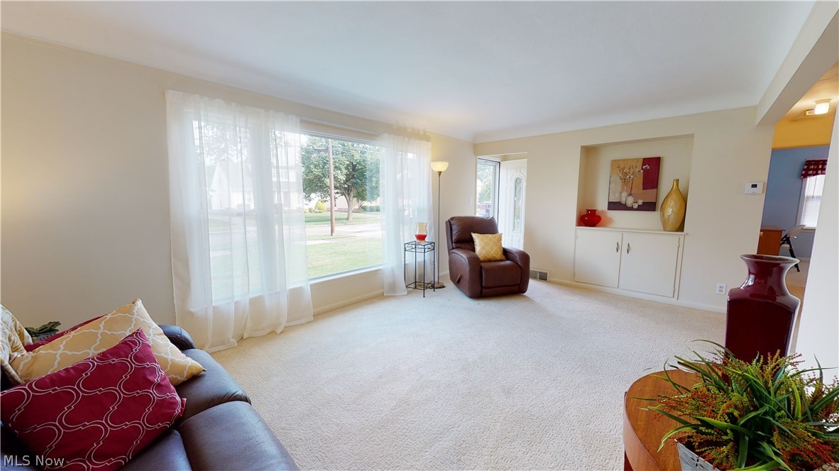 30054 Warren Road Wickliffe, OH 44092 - Photo 11 of 35 Gallery Image 11