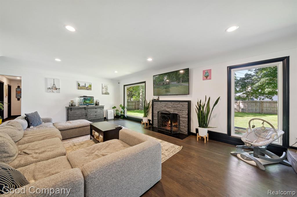 32115 Bonnet Hill Road Farmington Hills, MI 48334 - Photo 15 of 41