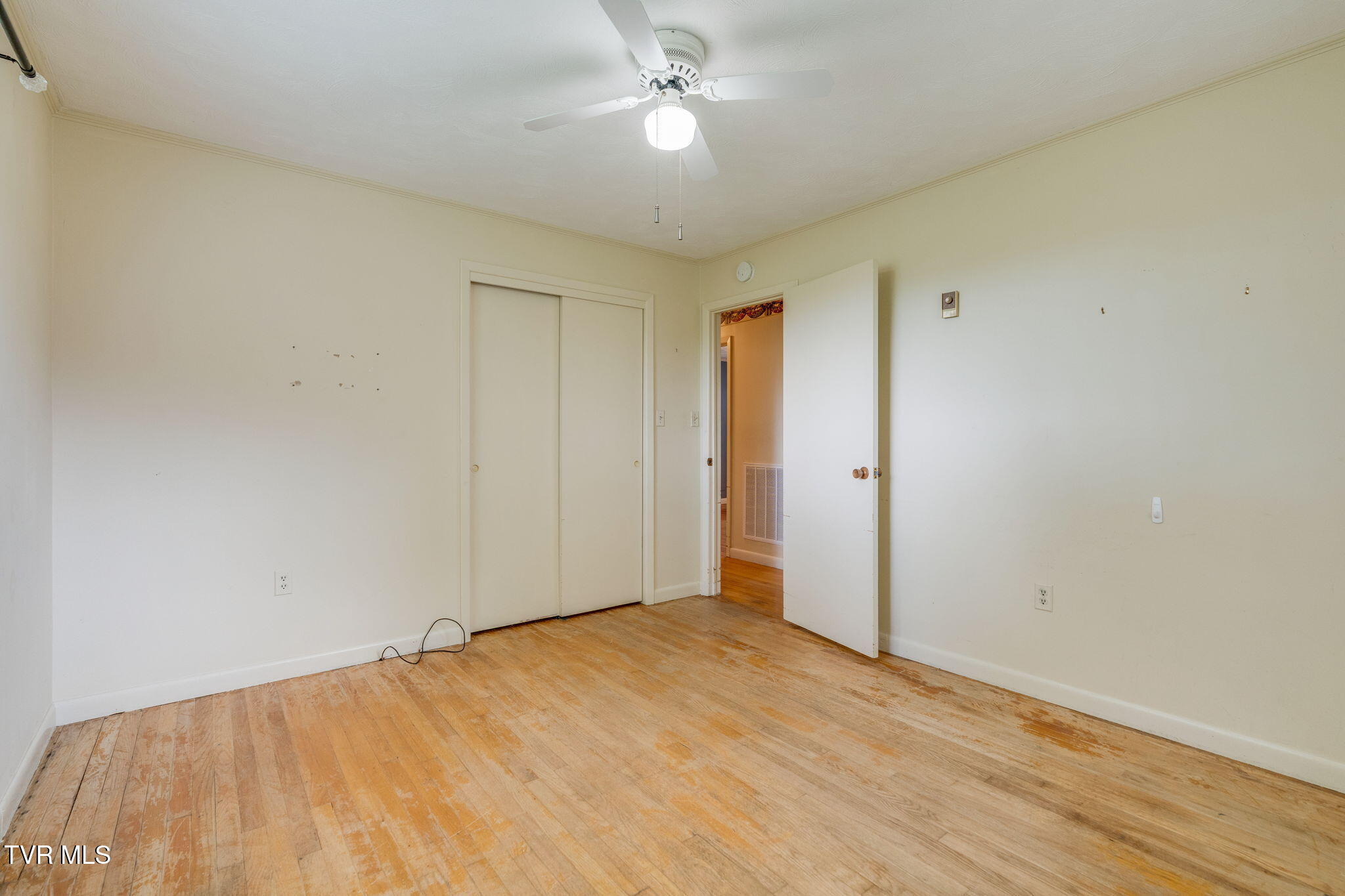 619 East Barton Ridge Road Greeneville, TN 37745 - Photo 21 of 40 020