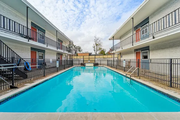 $1,385 | 2810 Beauchamp Street, Unit 6, Houston, TX 77009