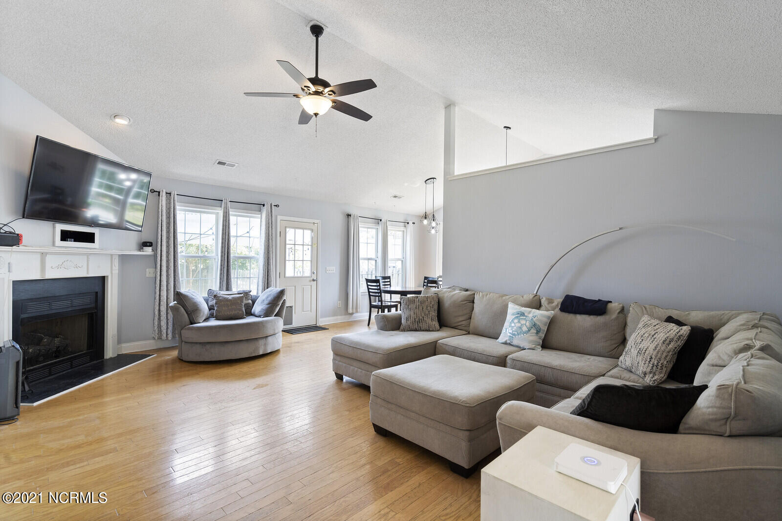 6341 Stapleton Road Wilmington, NC 28412 - Photo 4 of 39 06_DSC04540_mls