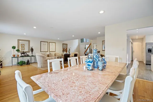 $1,199,000 | 230 Hamlet Drive, Jericho, NY 11753