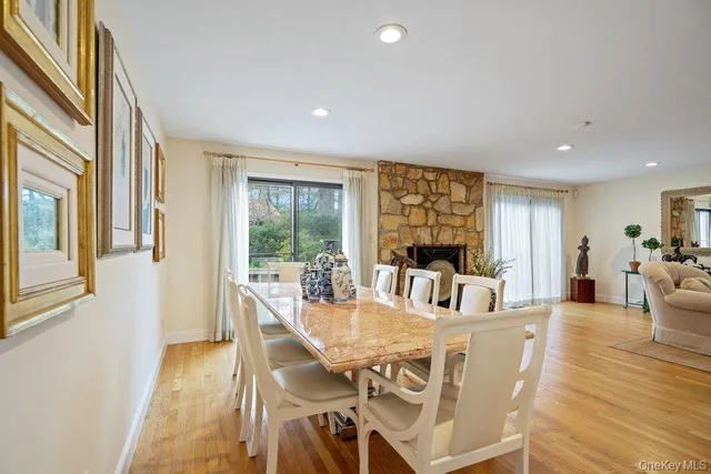 $1,199,000 | 230 Hamlet Drive, Jericho, NY 11753