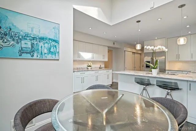 $1,199,000 | 230 Hamlet Drive, Jericho, NY 11753