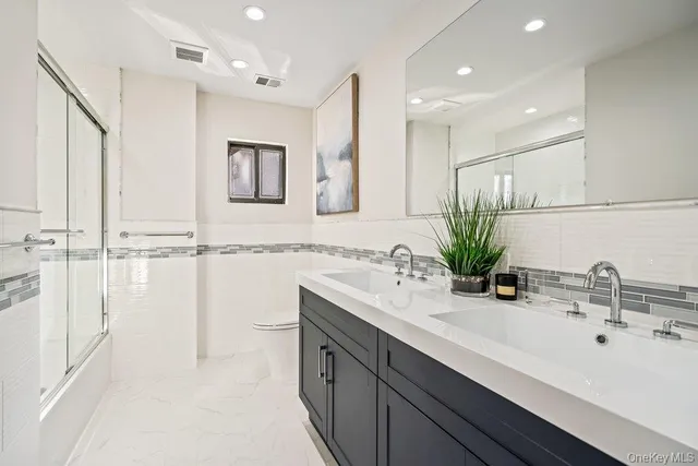 $1,199,000 | 230 Hamlet Drive, Jericho, NY 11753