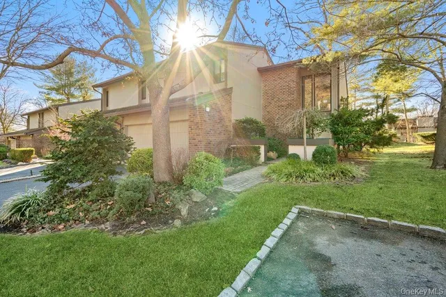 $1,199,000 | 230 Hamlet Drive, Jericho, NY 11753