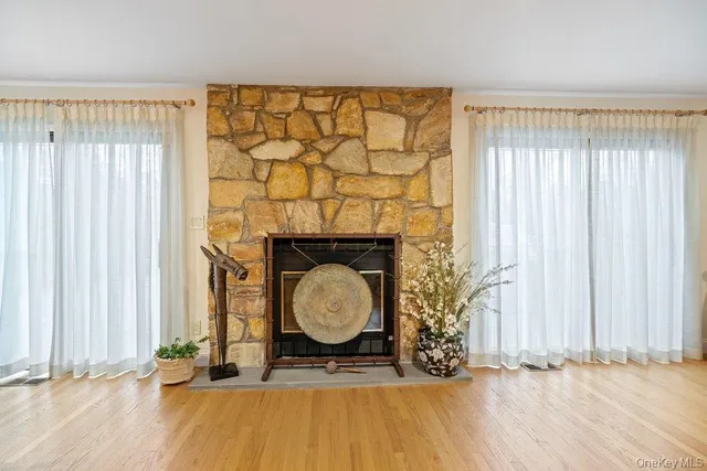 $1,199,000 | 230 Hamlet Drive, Jericho, NY 11753