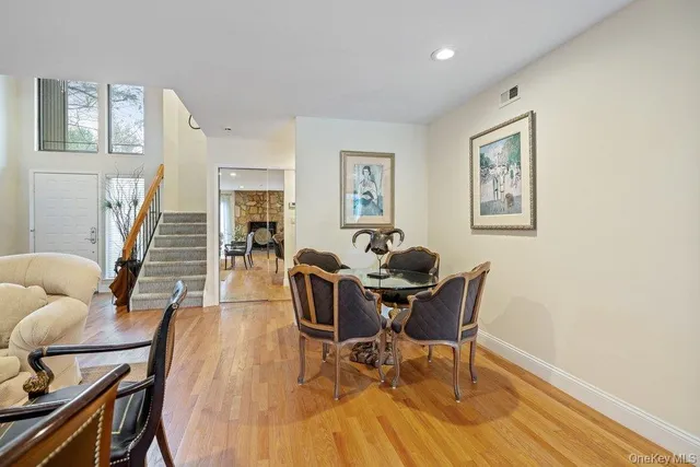 $1,199,000 | 230 Hamlet Drive, Jericho, NY 11753