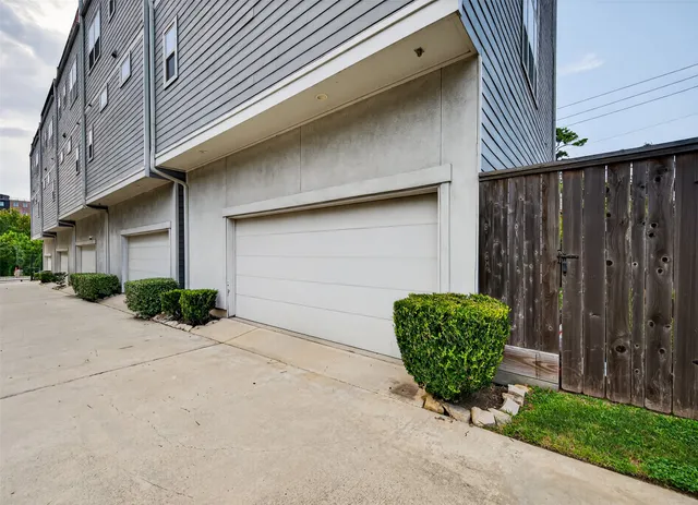 $3,400 | 1205 Wrightwood Street, Houston, TX 77009