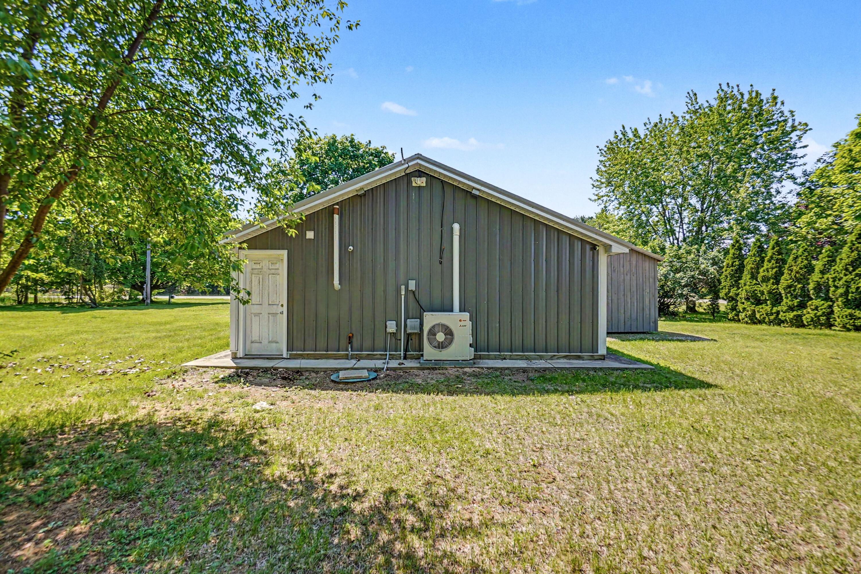 2811 South Sheridan Road Stanton, MI 48888 - Photo 6 of 26 019_file_1028