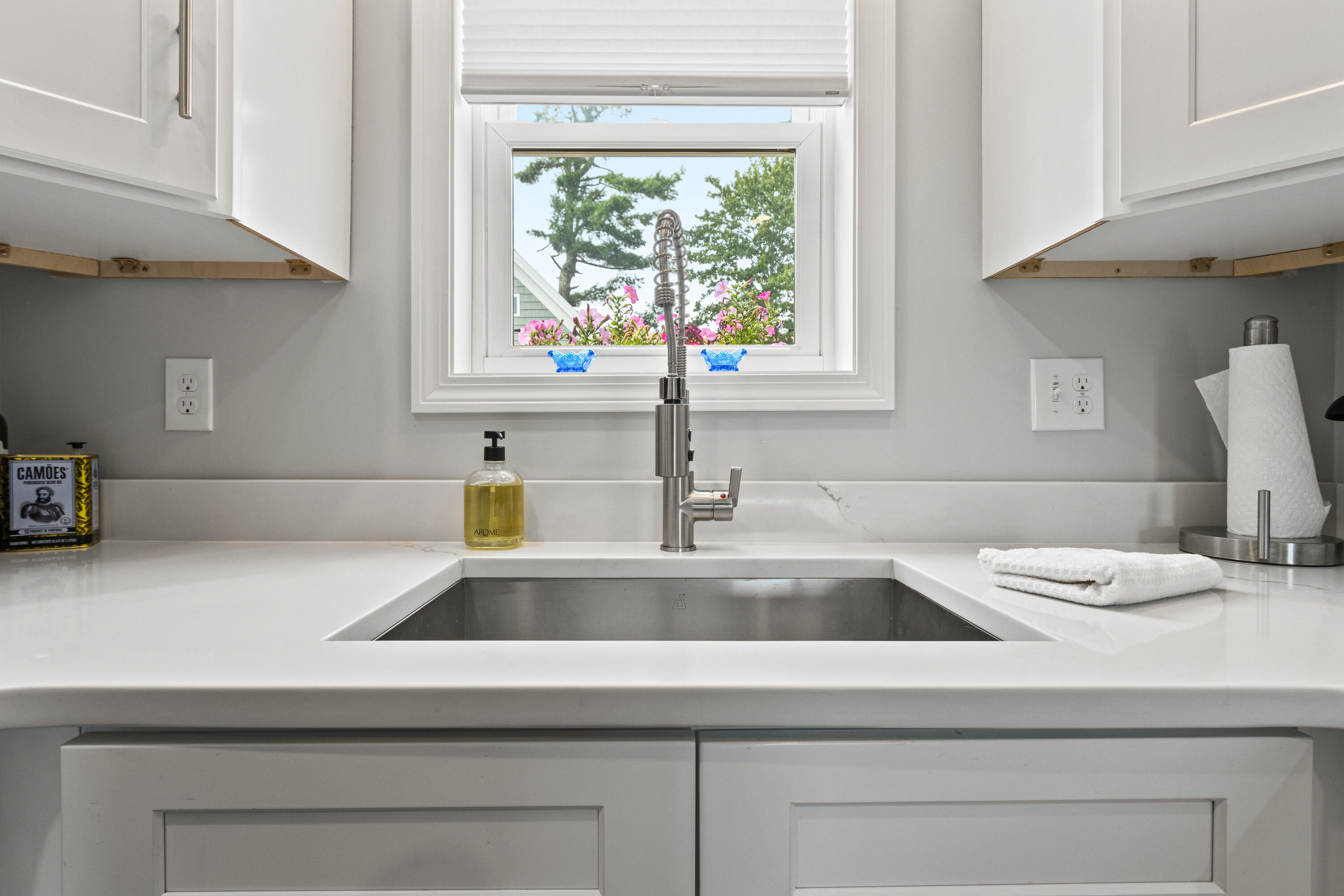 994 Portland Road, Unit 3 Saco, ME 04072 - Photo 10 of 30 Kitchen