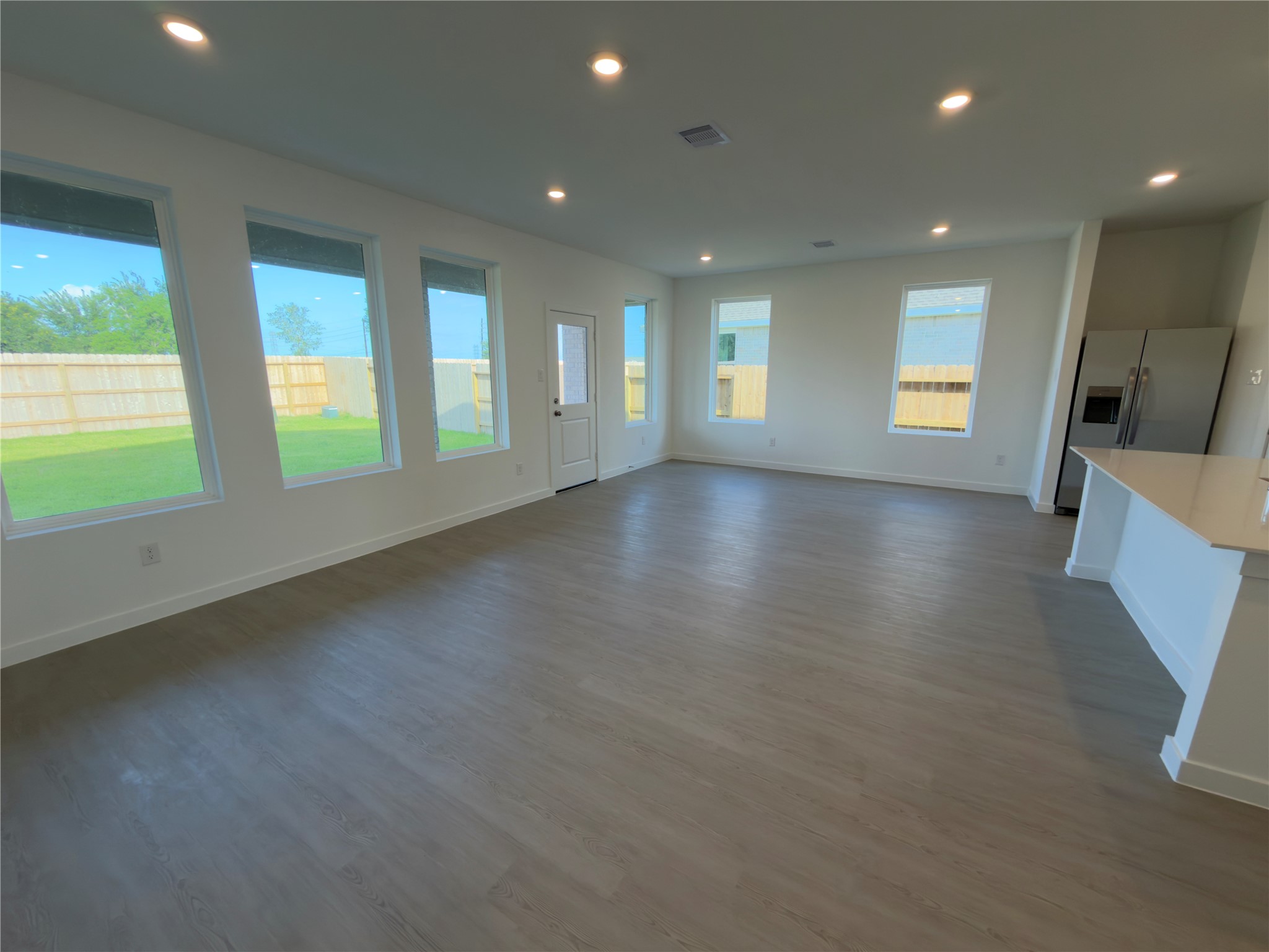 7919 Evening Emerald Drive Rosharon, TX 77583 - Photo 8 of 30