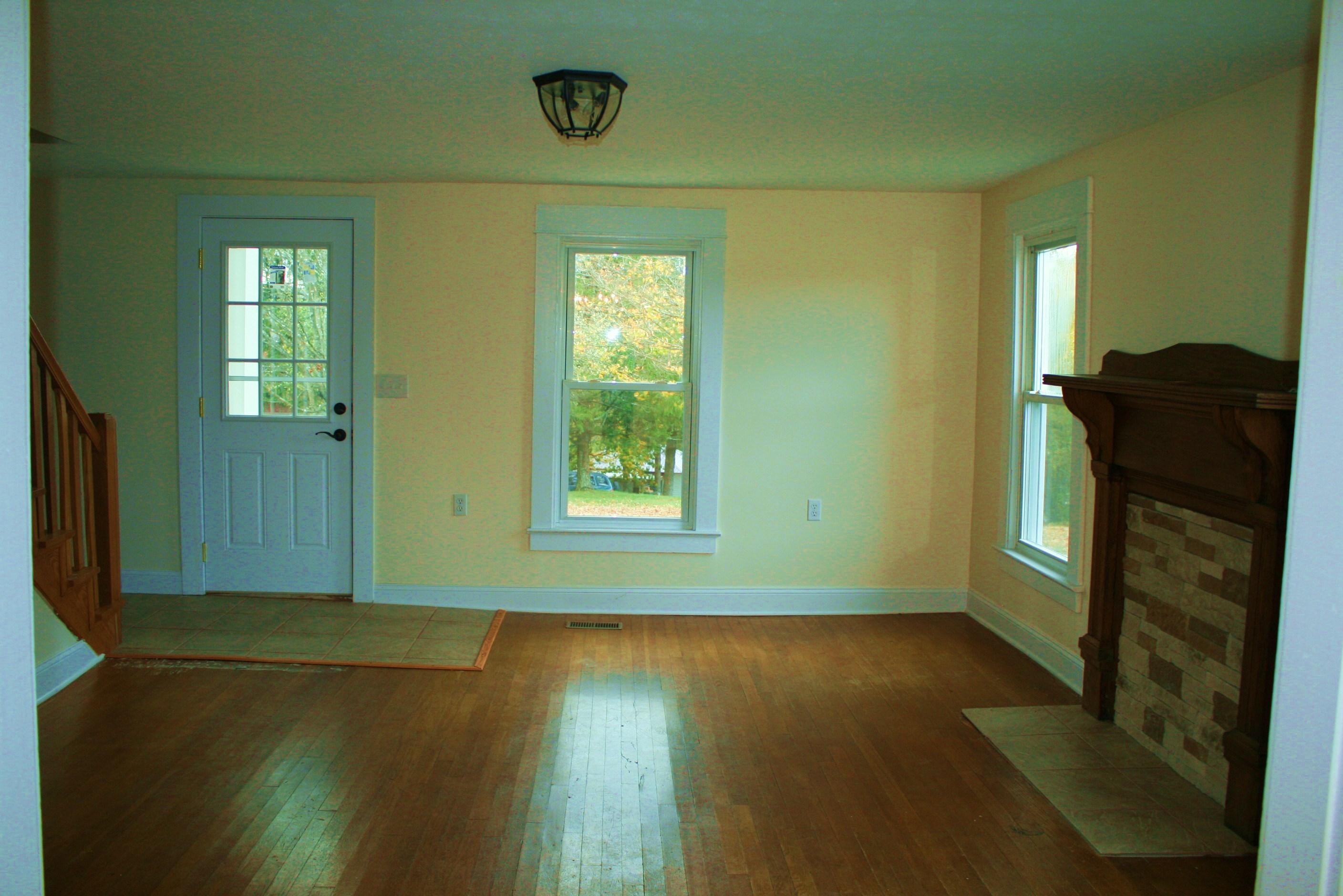 918 Matthews Road Ronceverte, WV 24970 - Photo 6 of 19 Gallery Image 6