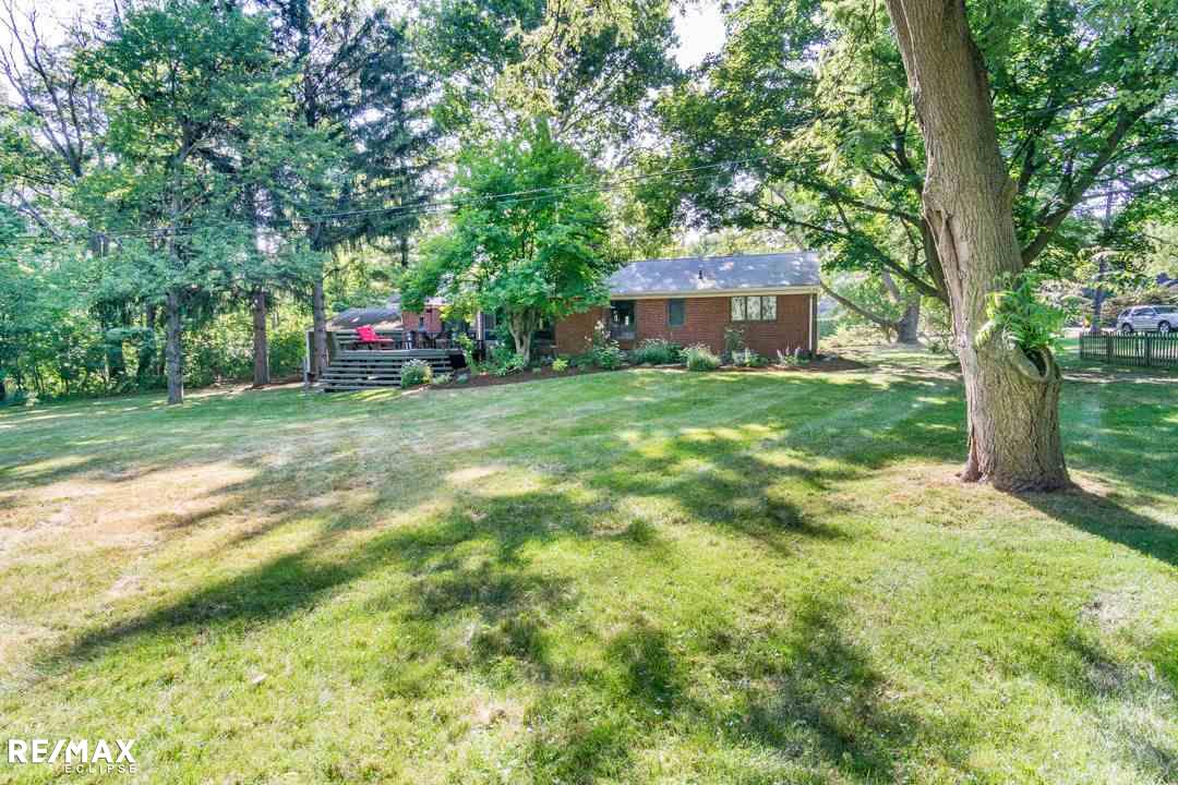 753 Charlesina Drive Rochester, MI 48306 - Photo 31 of 37 31356399-30.JPG