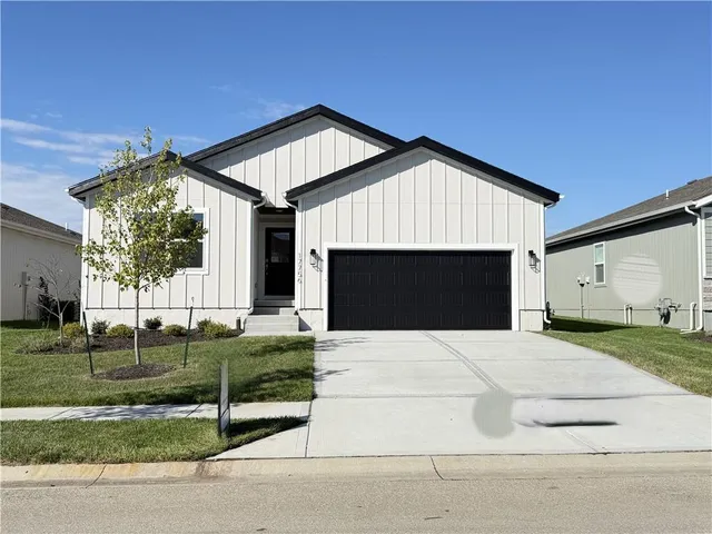$469,950 | 17756 Houston Street, Gardner, KS 66030