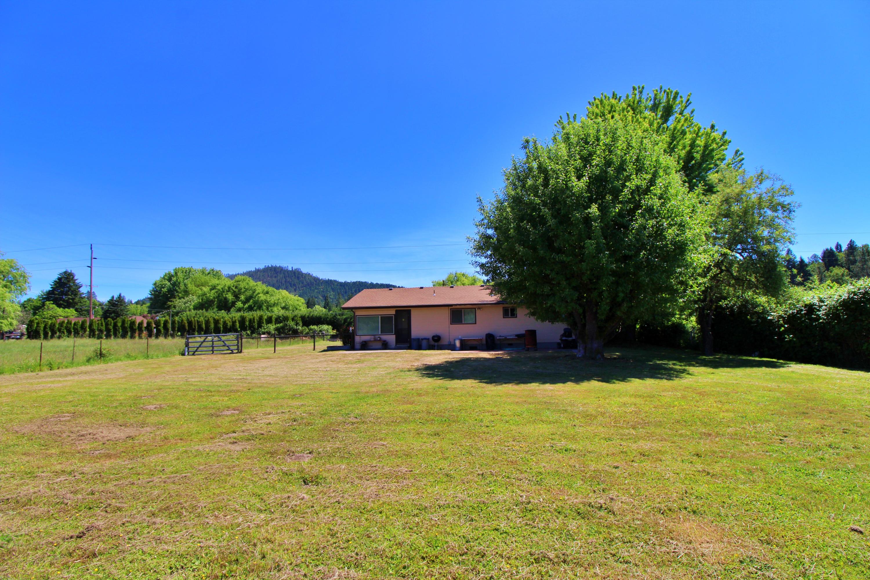 4888 Jerome Prairie Road Grants Pass, OR 97527 - Photo 33 of 35 Back yard