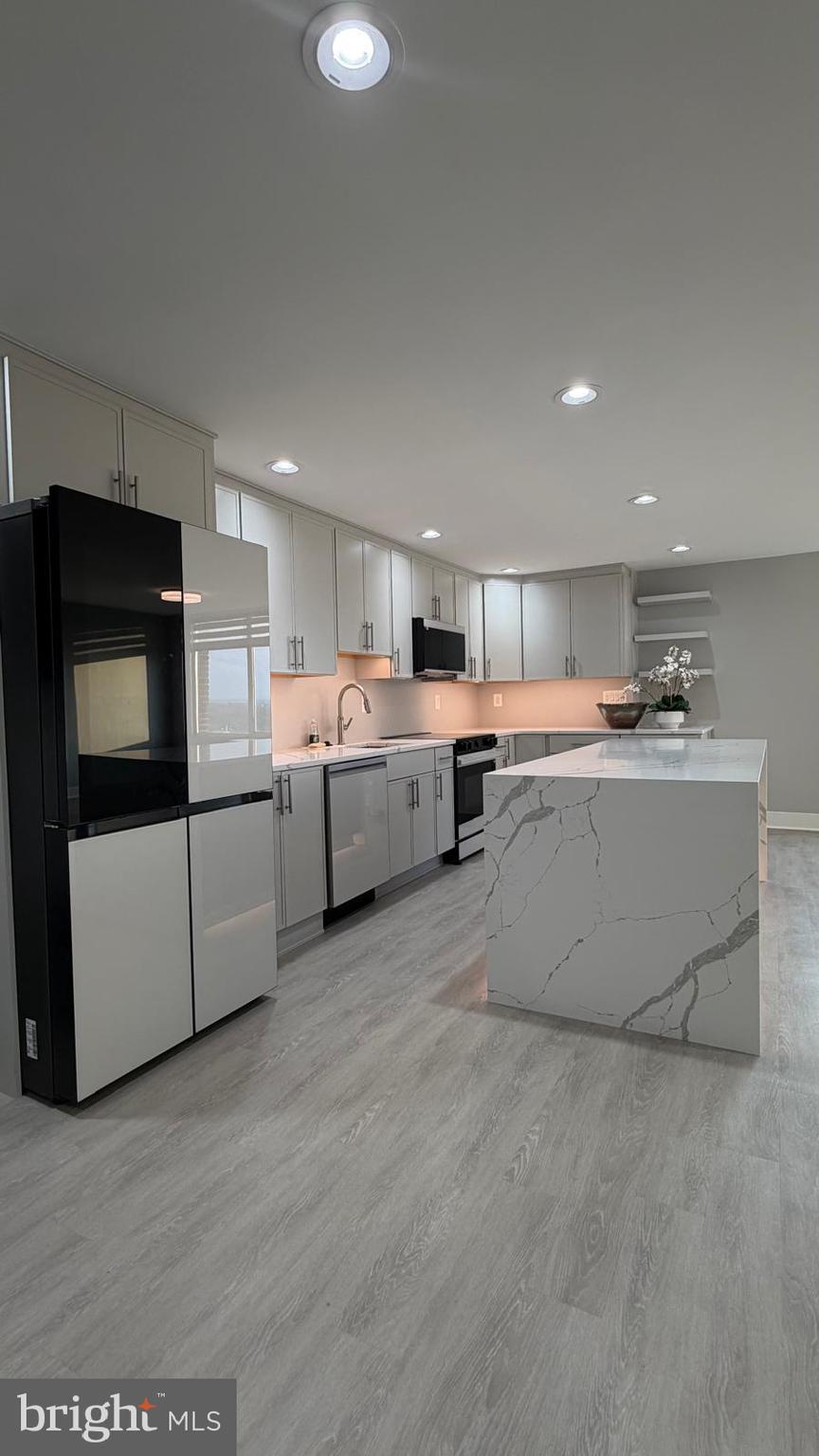 9701 Fields Road, Unit 2502 Gaithersburg, MD 20878 - Photo 5 of 43