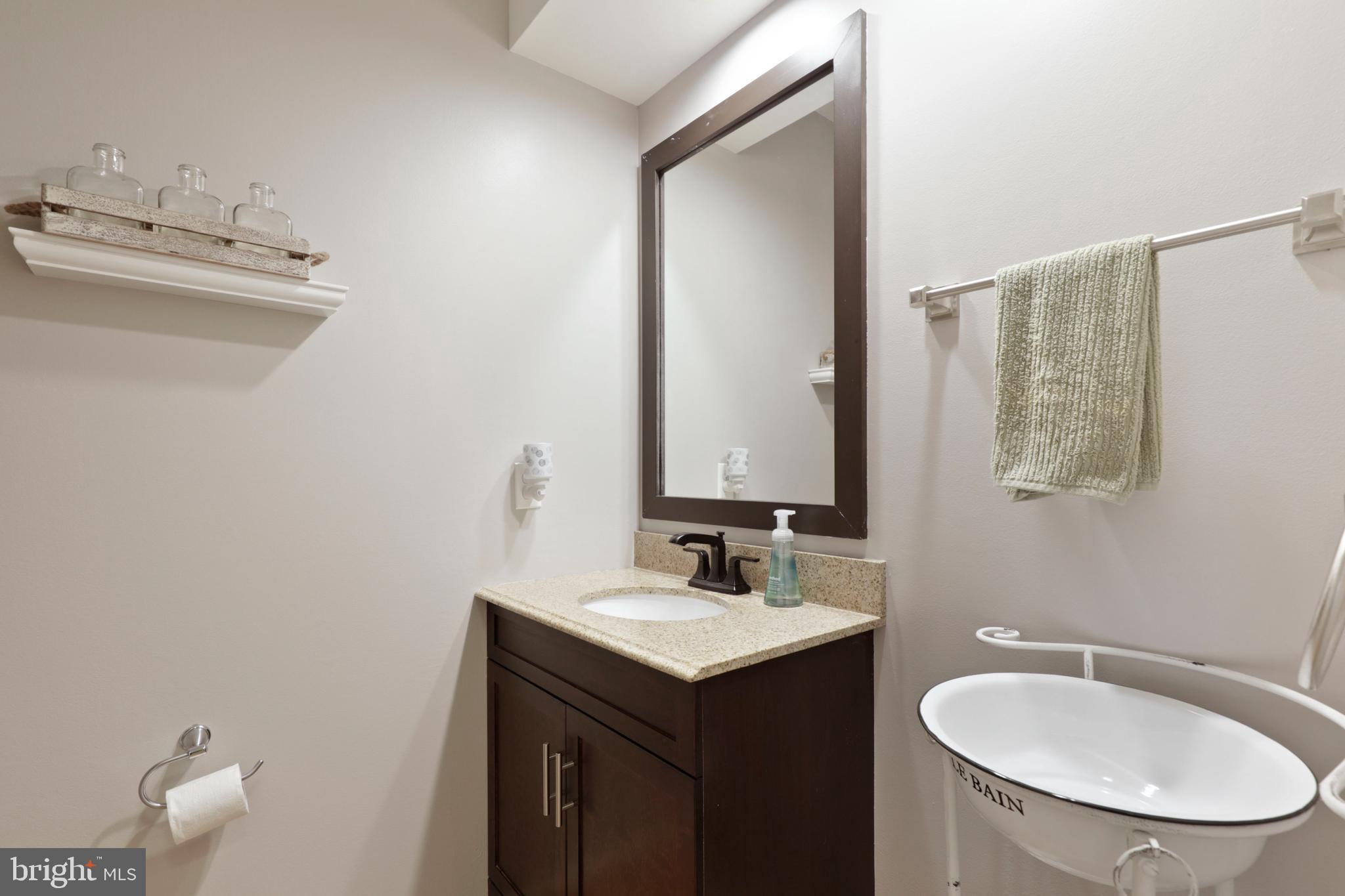2 Carrollton Road Sterling, VA 20165 - Photo 15 of 40 powder room