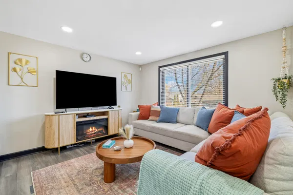 $425,000 | 1074 Mobile Street, Lake Geneva, WI 53147