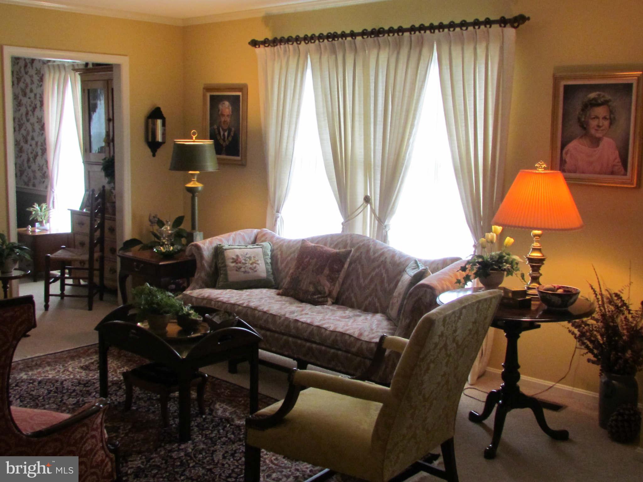509 Decatur Place Easton, MD 21601 - Photo 7 of 27 Living Room