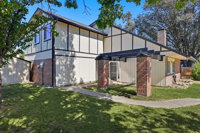 $2,800 | 1715 Southampton Drive, Carrollton, TX 75007