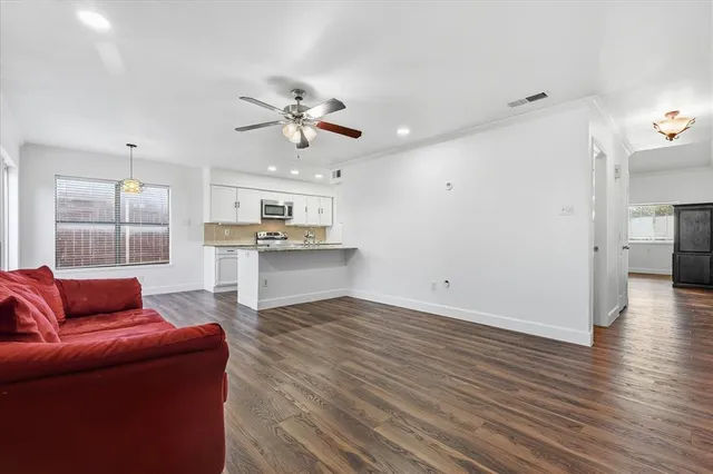 $2,800 | 1715 Southampton Drive, Carrollton, TX 75007