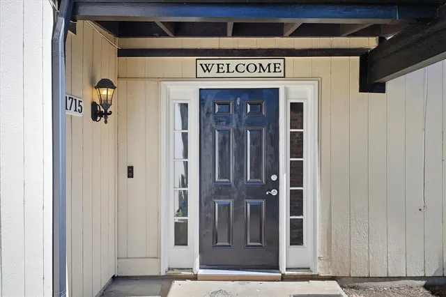 $2,800 | 1715 Southampton Drive, Carrollton, TX 75007