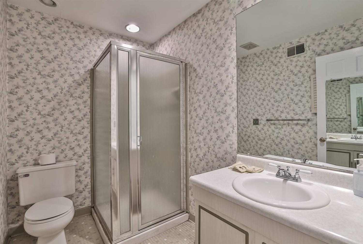 2512 Hunt Road Reading, OH 45236 - Photo 20 of 31