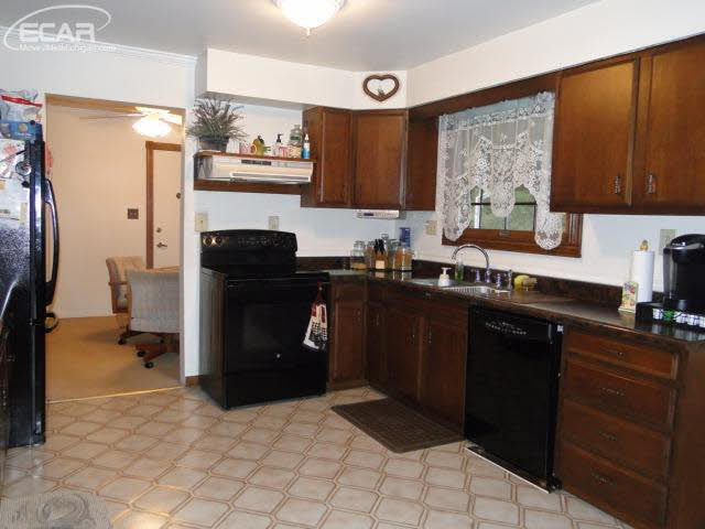 7112 North Lake Road Millington, MI 48746 - Photo 18 of 30 21296468-17.JPG