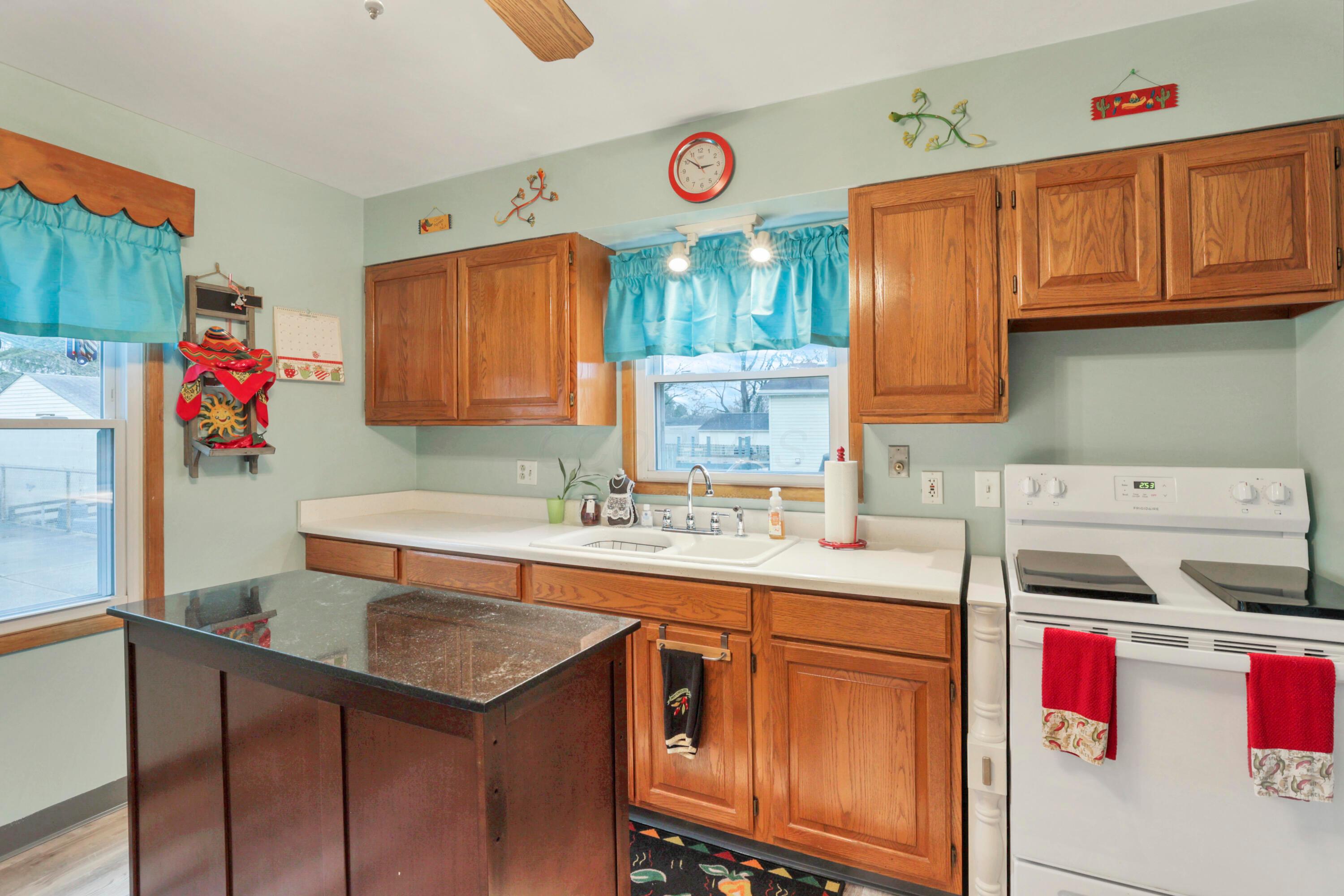 3578 Maize Road Columbus, OH 43224 - Photo 23 of 76 Kitchen