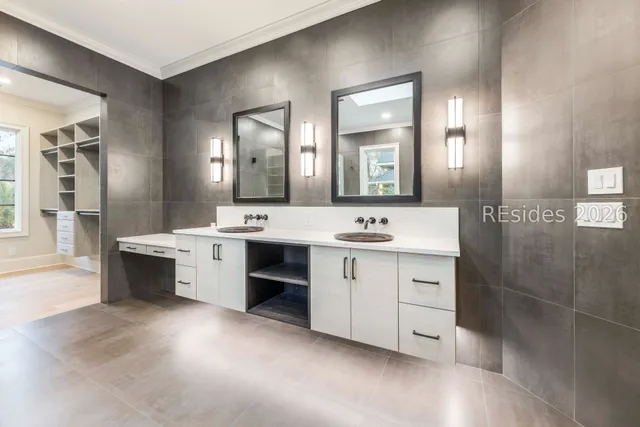 $2,300,000 | 33 Lexington Drive, Bluffton, SC 29910