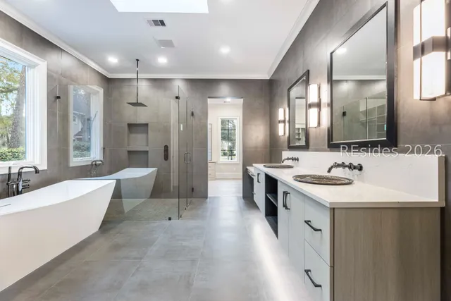 $2,300,000 | 33 Lexington Drive, Bluffton, SC 29910