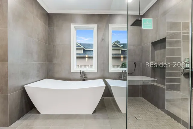 $2,300,000 | 33 Lexington Drive, Bluffton, SC 29910