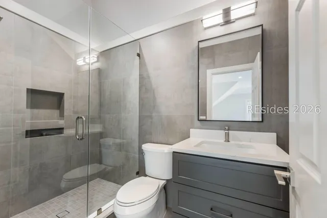 $2,300,000 | 33 Lexington Drive, Bluffton, SC 29910