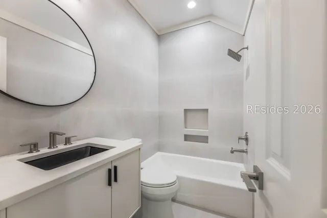 $2,300,000 | 33 Lexington Drive, Bluffton, SC 29910