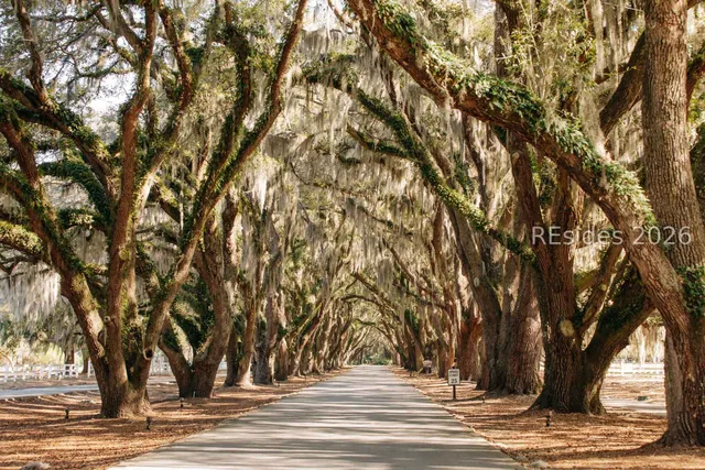 $2,300,000 | 33 Lexington Drive, Bluffton, SC 29910