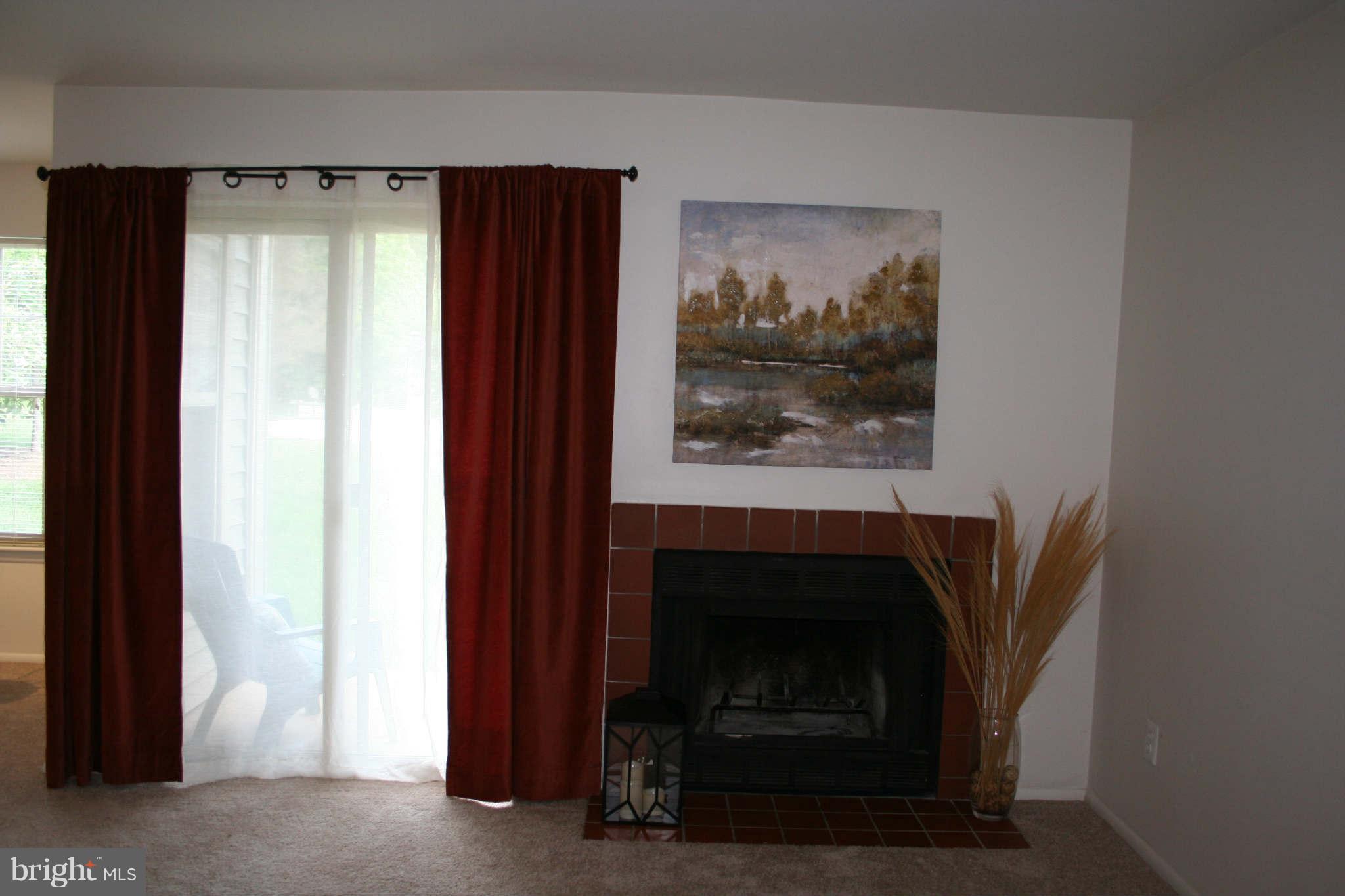 1729 Ascot Way, Unit B Reston, VA 20190 - Photo 3 of 18 Living Room