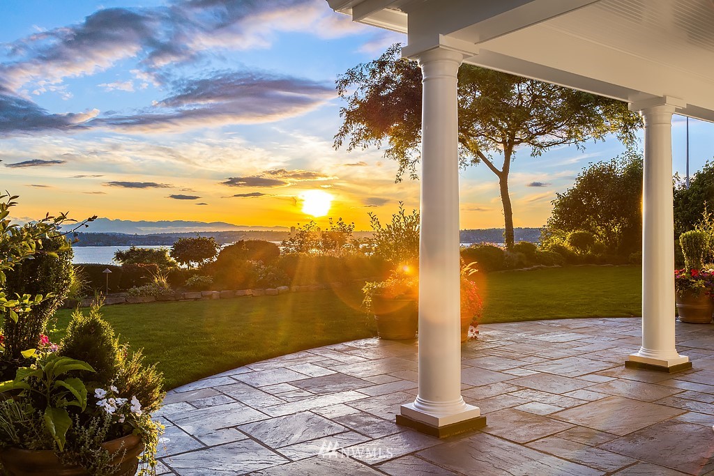 2247 Evergreen Point Road Medina, WA 98039 - Photo 2 of 37