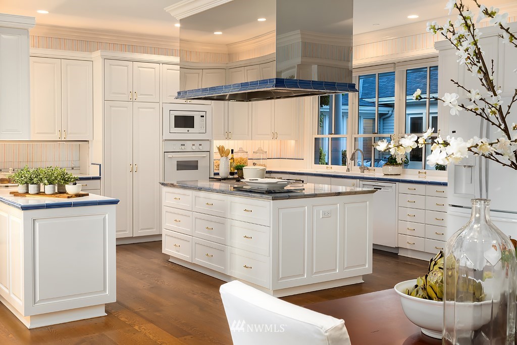 2247 Evergreen Point Road Medina, WA 98039 - Photo 12 of 37